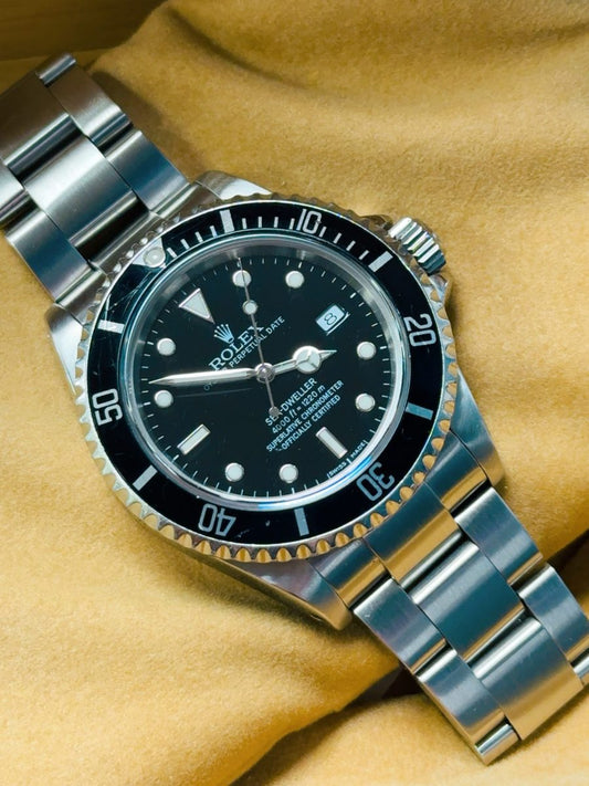 2001 Rolex Sea-Dweller - 16600